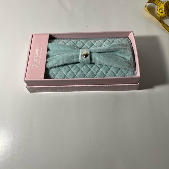 Juicy Couture Light Blue Quilted Wallet - Picture 4 of 5